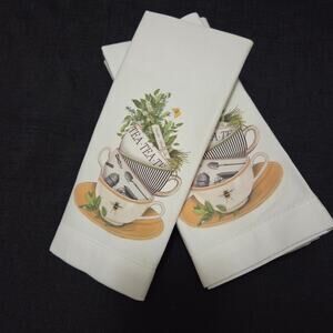 NEW Mary Lake-Thompson 6 Pc Tea Time In The Garden Cloth Napkin Set